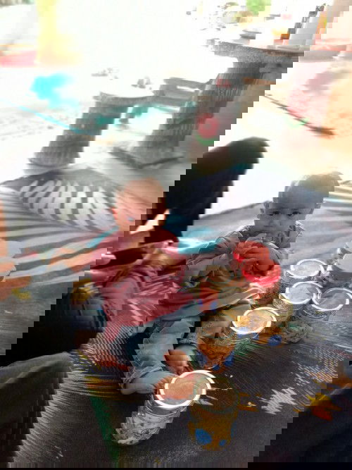 Asslm ade yg thu tak ubat ape yg boleh sembuhkan penyakit Ekzema ye..anak sering mengaru2 kat badn