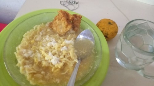 Bun...
Bolee nanya ngga???
Kalo lagi Asi boleh makan mie instan tak???
