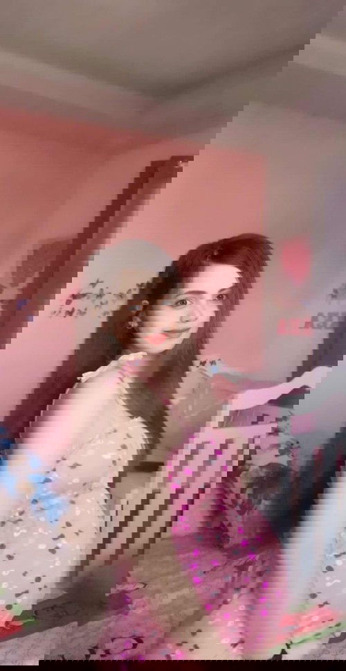 37 weeks and 5 days pregnant today! 🤰