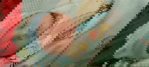 Alhamdulillah akhirnya anak ke4 aku lahir di Minggu kemarin.bb3,7