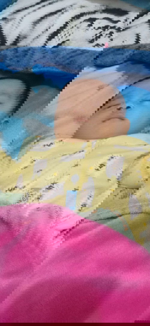 Usia 3 BLN BLN bisa tengkurap sendiri.