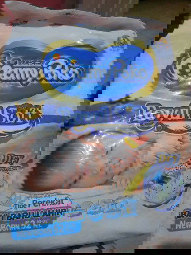 Jual pampers mamypoko newborn