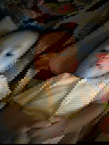 Air liur
Normal ga sih bunda baby 3 bulan selalu mengeluarkan air liur sampai basah bajunya