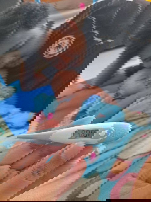 ขอคำปรึกษาหน่อยค่ะลูกเป็นไข้ไม่สบายครั้งแรก