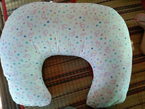 หมอนรองให้นม