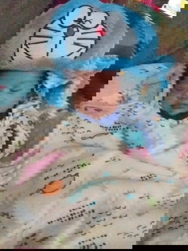 Asalamualaikum bunda wajar apa tidak bayi Newborn malam begadang ?