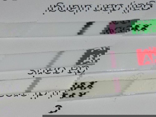 Telat haid ,, ngeflek kecoklatan.  Tespek negatif