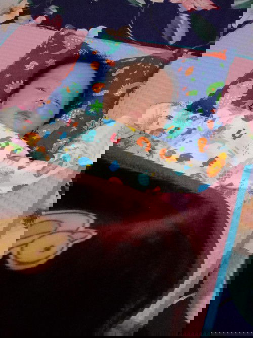 Posisi tidur bayi mewborn