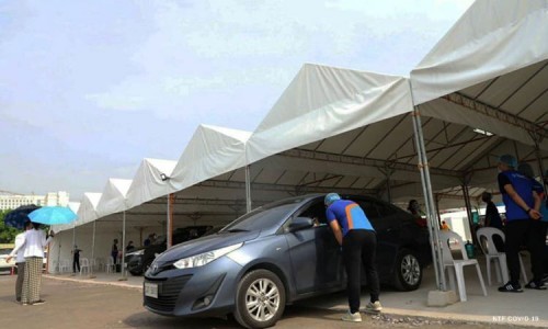 Gov't launches drive-thru vaccination center in Nayong Pilipino (PCOO)