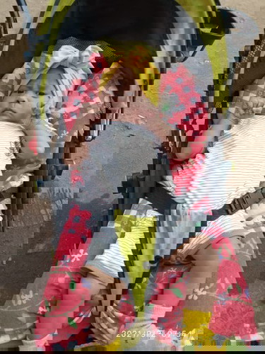 Saya mau tanya wajar gk sih anak umur 5bulan berat badan cuman 5,3 trus badan kecil sekali