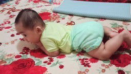 Alhamdulillah sudah bisa tengkurap