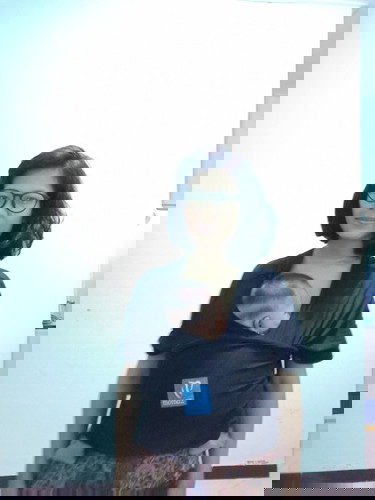 Bun mau nanya, ini udah m shape belum ya, anak saya umur 1,5 bulan. Masih takut gendong