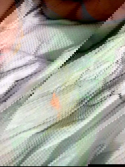 Tiba2 ada bercak darah di popok bekas pipis