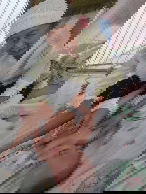 Bun mau tanya . Anak saya umur 1 tahun 3 bulan  . Badanya kurus mulu . Ga pernah gemuk