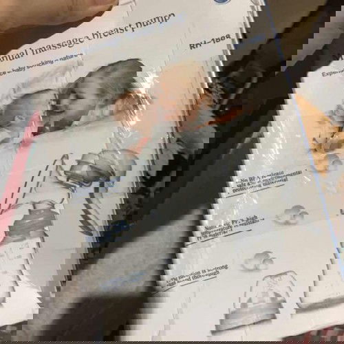 Selling: MANUAL BREAST PUMP