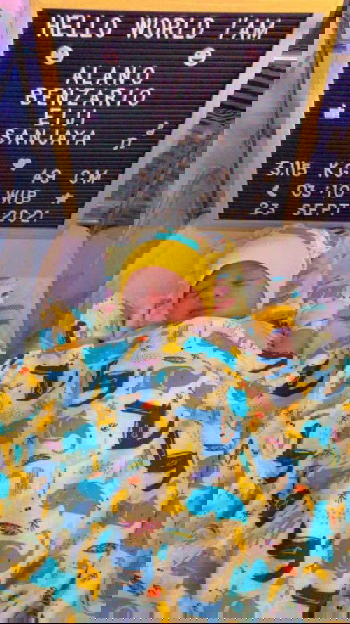 Alhamdulliah anak kedua lahir dengan normal dan sehat 
Semoga menjadi anak yg sholeh ya dek 🥰