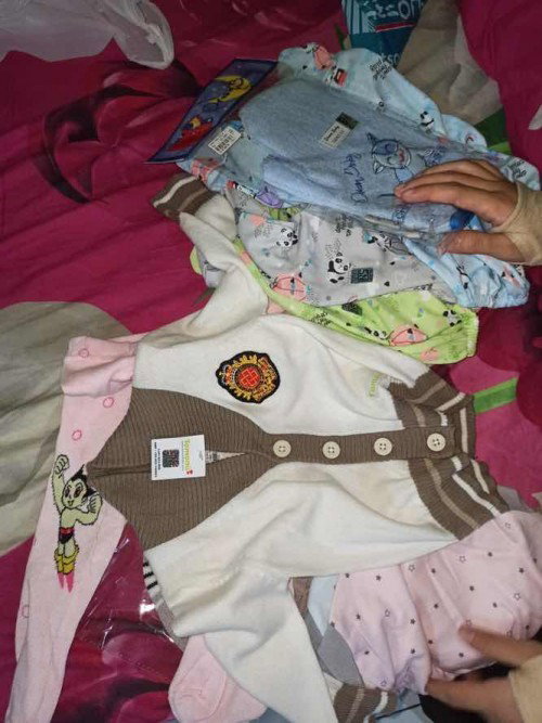 Cardy Rajut V Neck Tomomi