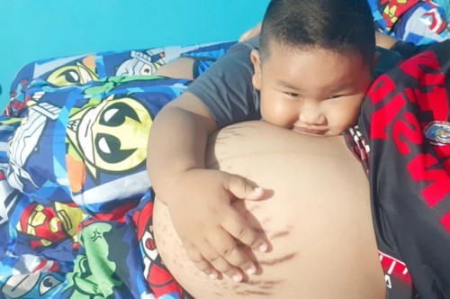 บ้านนี้40+3ยังไม่คลอดเรยคะไครอายุครรภ์เท่ากันยังไม่คลอดบ้างคะ เเอบเคลียดด