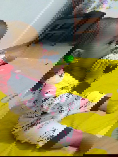 Bun mau tanya kalau anak jatuh ke belakang gimna bun kepala nya di keramik