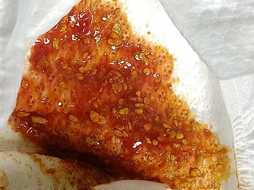 Có mom nào có con đi phân giống vậy ko ạ