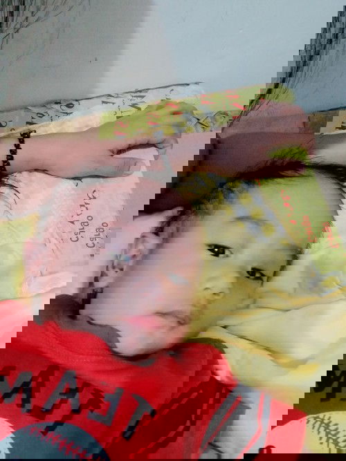 Mga momy ilang months niyo pinakain mga baby nio utay utay ? si baby kasi nang aagaw na at nganga.