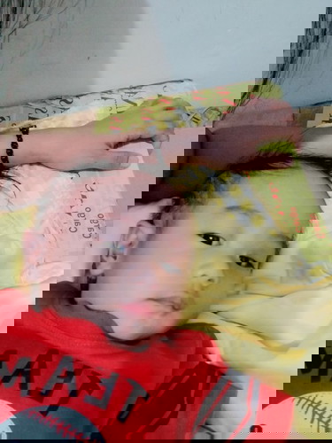 Mga momy ilang months niyo pinakain mga baby nio utay utay ? si baby kasi nang aagaw na at nganga.