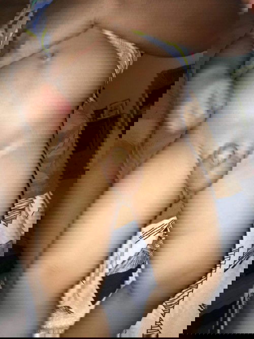 Mg mommy, ask ko lng po Normal lng ba po ganito itlog ni baby mejo malaki un isa..marming salamat po.