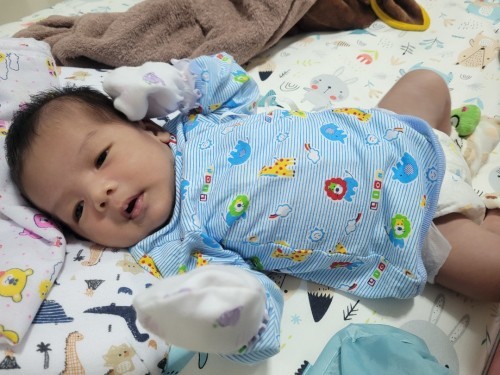 พรุ่งนี้ลูกน้อย อายุครบ1เดือนแล้วมีเคล็ดรับยังไงบ้างไม่ให้ลูกน้อยงอแง หรือควรรับประทานยาลดไข้ตัวไหน