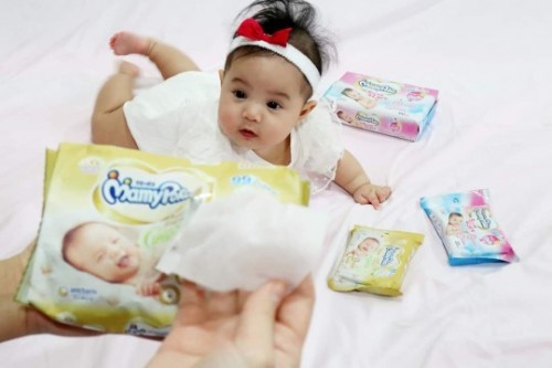 “แม่มือใหม่” เลือกทิชชู่เปียกแบบไหนให้ลูกดีน้า ?