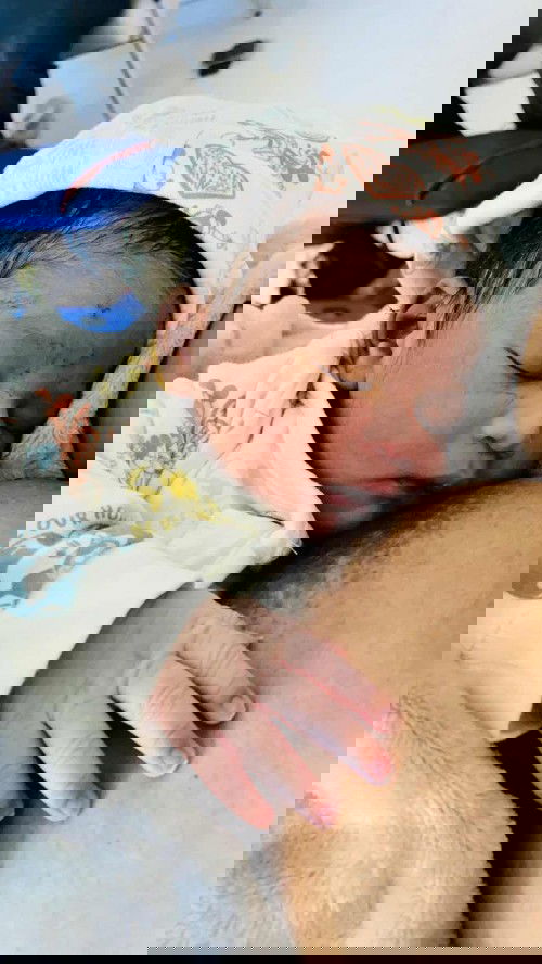 แตกแล้วค่าบบบ 39+4 weeks 
ผมชื่อ Nelson   Intong Deroche