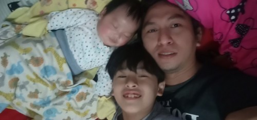 Bagaimana Tips untuk menjadi single parent yg kuat ? Karna ditinggal istri meninggal dunia.