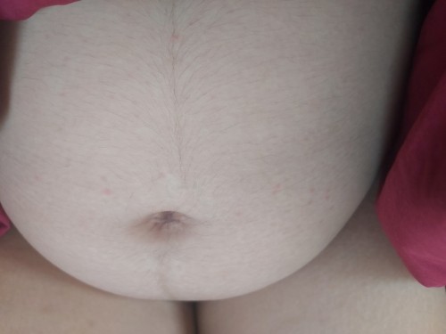 มีจุดแดงๆขี้นที่ท้อง