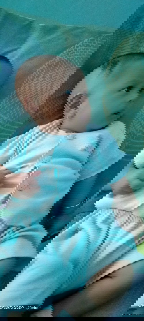 Mintanya duduk dan berdiri padahal baru 2 bulan 15 hari...bahaya kah bunda2...