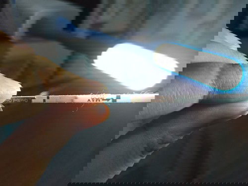 Tespek garis positif tipis