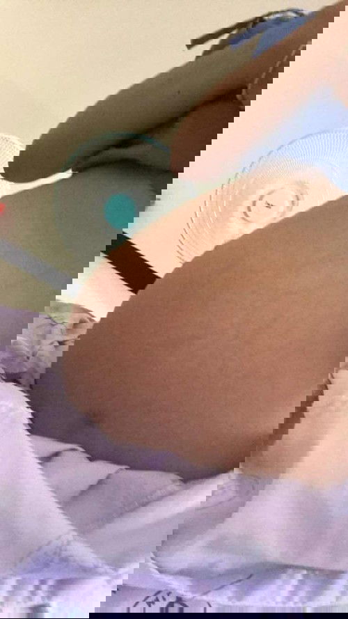 สอบถามแม่ๆหน่อยนะคะว่า ลักษณะท้องแบบนี้ได้ชายหรือหญิงค่ะ 
#ตอนนี้32w2dค่ะ🥰🥰🥰🥰🥰