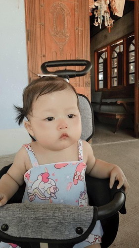 อุ้มลูกชอบบิดตัวไปมาอยู่ไม่นิ่งเลย
