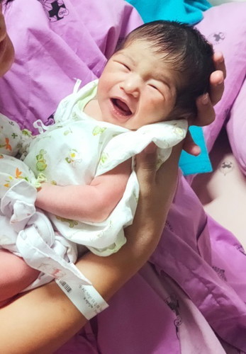 น้อง 5 วัน ดูดแรง ดูดนาน จนแสบหัวนม