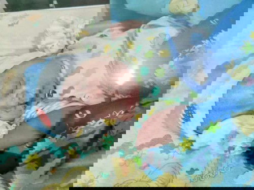 Lounching baby boy 😇