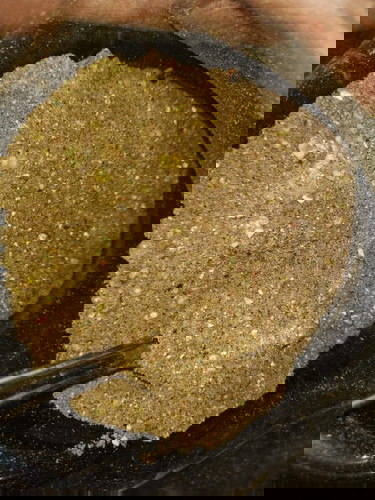 Siaph yang disinih suka nyemil jamu Luluntur... Jamu sehabis melahirkan... Enak banget bun..