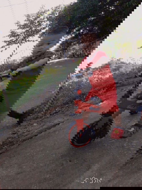 Hôm nay em nó mất ngủ vì có siêu xe😊