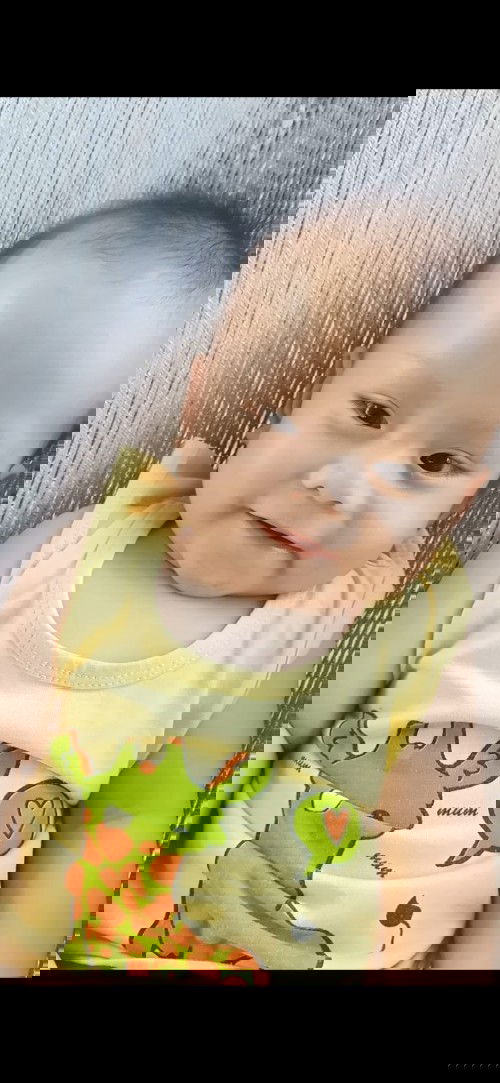 Con e 6m5d rồi mà k chịu ăn cháo ăn bột j hết . Mọc 2 cái răng lúc 4m rồi ấy