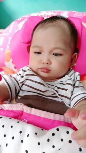 Bayi 4 bulan