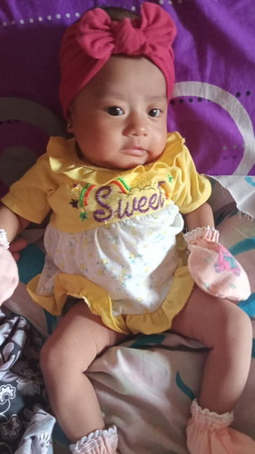 Bayi 1 bulan setengah pingin nya duduk