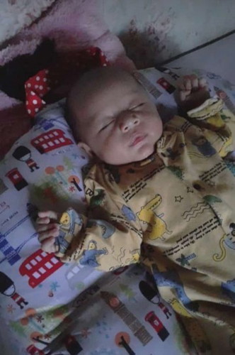 Bayi usia 2 bulan sering tidur, apakah normal?