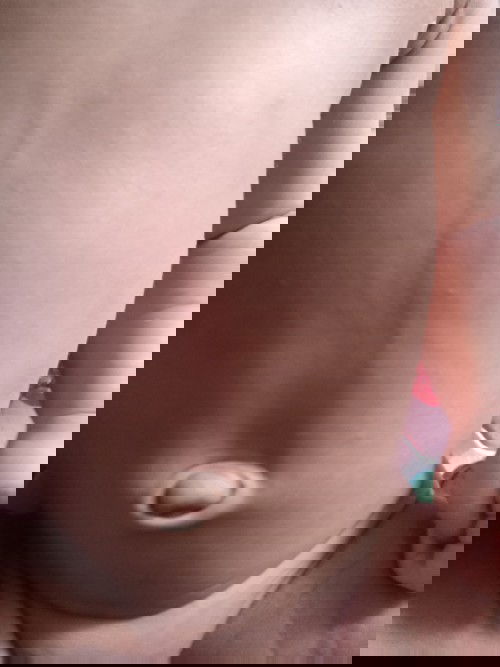 Puser anak ku belum kering masih sedikit basah skrng usianya 1bulan 8harii ,supaya cepet kering dika