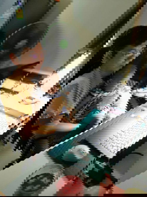 ผู้ช่วยสอนตัวน้อย​