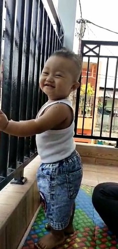Anak aku usia 16 bln tpi blum bisa ngomong itu gimna ya bun.?