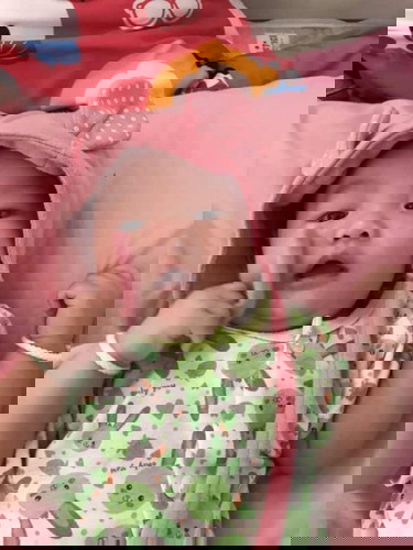 สะบายดี
น้อง ชื่อ ออกี้เดี ฝากโตแน่เดี😅😅😊