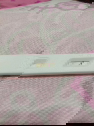 1st PT positive then nag PT ulit ako negative na pero may lumabas na line hindi lang nagpula . pano?
