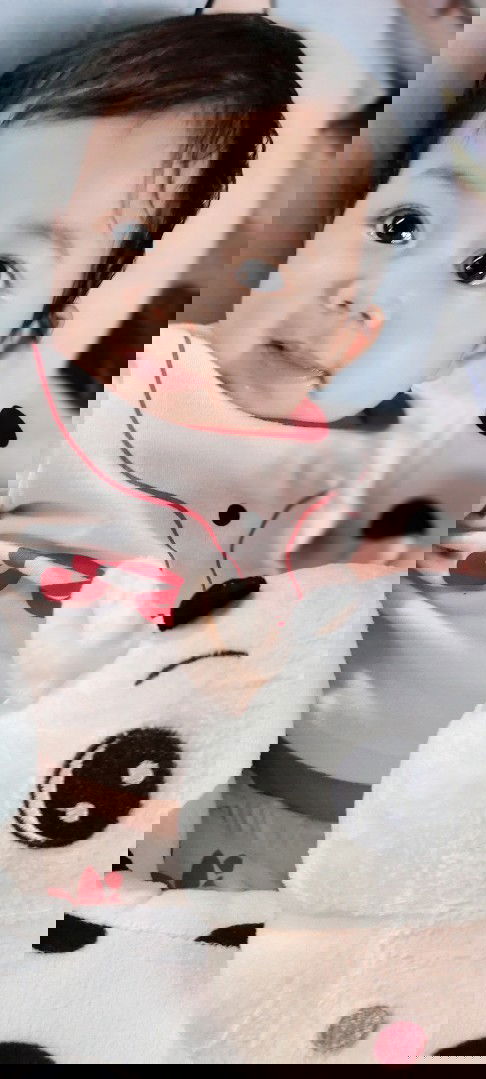 ลูกบ้านนี้กินนมแม่อย่างเดียวอายุ 3 เดือนน้องไม่ถ่ายมา 6 วันแล้ว
ผิดปกติไหมคะ แต่ลูกตดเรอปกตินะคะ